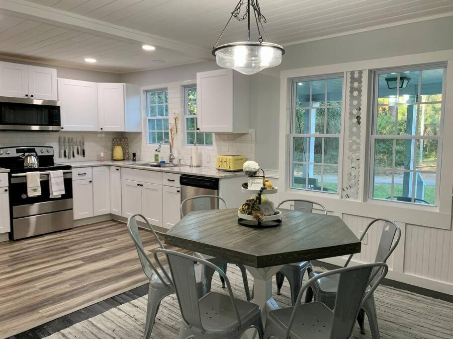 Honeycomb Gem, Beautifully Designed & Near Downtown Thomasville Exterior foto
