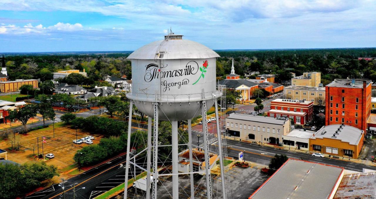 Honeycomb Gem, Beautifully Designed & Near Downtown Thomasville Exterior foto